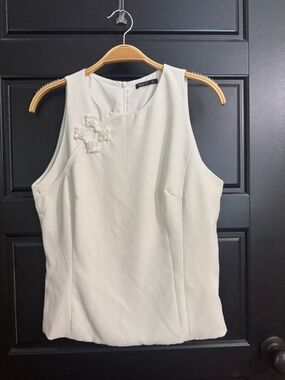 Sleeveless top with Button Detail